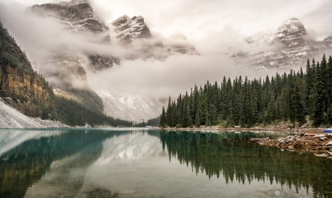 Obraz Wieloczęściowy Jezioro Moraine W Parku Narodowym Banff, Kanada Obraz Wieloczęściowy Jezioro Moraine W Parku Narodowym Banff, Kanada