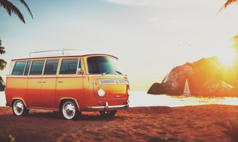 Obraz Wieloczęściowy Retro Samochód Na Plaży Obraz Wieloczęściowy Retro Samochód Na Plaży