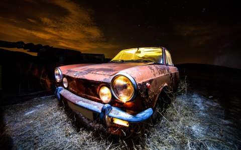 Obraz Wieloczęściowy Stary Opuszczony Samochód 3D Obraz Wieloczęściowy Stary Opuszczony Samochód 3D