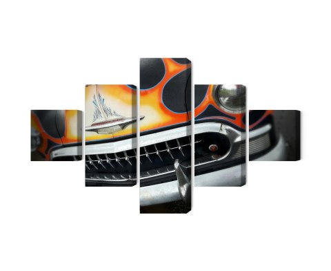 Obraz Wieloczęściowy Zabytkowy Samochód Z Płomieniami Obraz Wieloczęściowy Zabytkowy Samochód Z Płomieniami