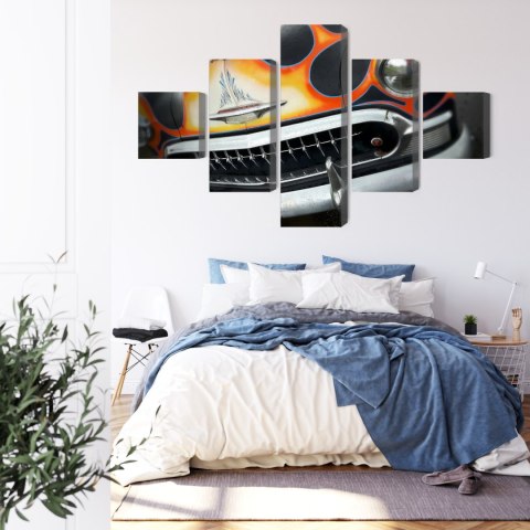 Obraz Wieloczęściowy Zabytkowy Samochód Z Płomieniami Obraz Wieloczęściowy Zabytkowy Samochód Z Płomieniami