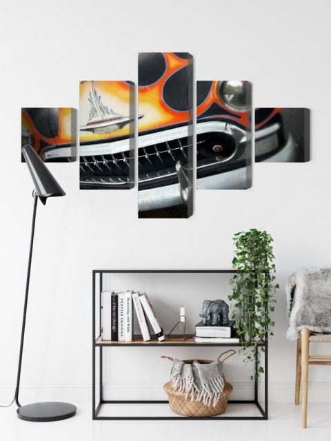 Obraz Wieloczęściowy Zabytkowy Samochód Z Płomieniami Obraz Wieloczęściowy Zabytkowy Samochód Z Płomieniami