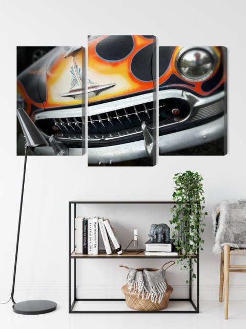 Obraz Wieloczęściowy Zabytkowy Samochód Z Płomieniami Obraz Wieloczęściowy Zabytkowy Samochód Z Płomieniami