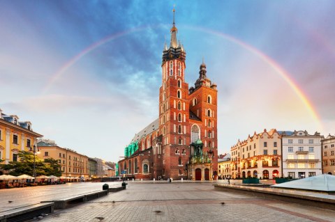 Obraz Wieloczęściowy Bazylika Mariacka W Krakowie Na Tęczowym Tle Obraz Wieloczęściowy Bazylika Mariacka W Krakowie Na Tęczowym Tle