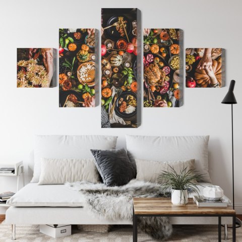 Obraz Wieloczęściowy Stół Był Obficie Nakryty