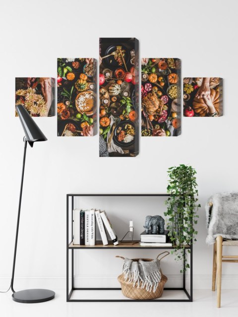 Obraz Wieloczęściowy Stół Był Obficie Nakryty