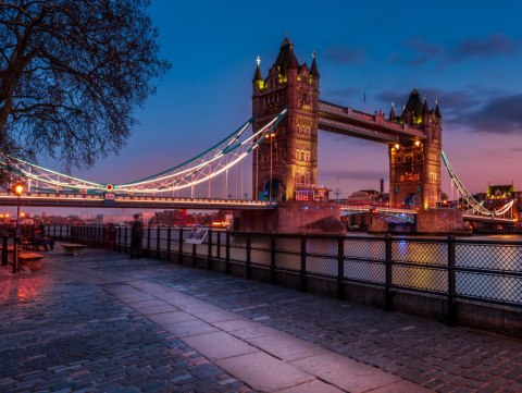 Obraz Wieloczęściowy Tower Bridge W Londynie O Zachodzie Słońca Obraz Wieloczęściowy Tower Bridge W Londynie O Zachodzie Słońca