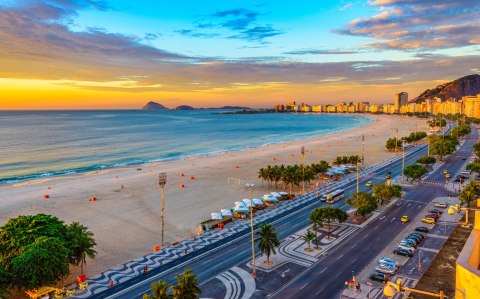 Obraz Wieloczęściowy Widok Na Wschód Słońca Plaży Copacabana I Avenida Obraz Wieloczęściowy Widok Na Wschód Słońca Plaży Copacabana I Avenida
