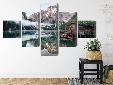 Obraz Wieloczęściowy Domek Nad Włoskim Jeziorem Braies 3D Obraz Wieloczęściowy Domek Nad Włoskim Jeziorem Braies 3D