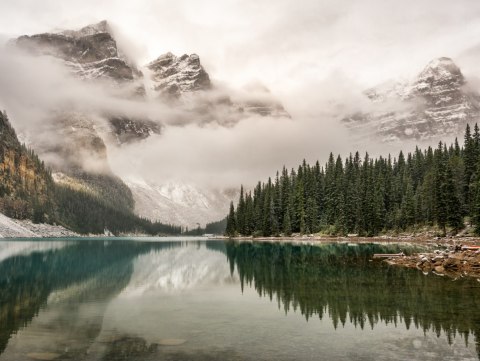 Obraz Wieloczęściowy Jezioro Moraine W Parku Narodowym Banff, Kanada Obraz Wieloczęściowy Jezioro Moraine W Parku Narodowym Banff, Kanada