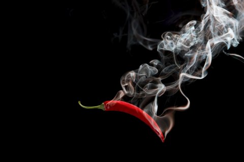 Obraz Wieloczęściowy Czerwone Chili Z Dymem Obraz Wieloczęściowy Czerwone Chili Z Dymem