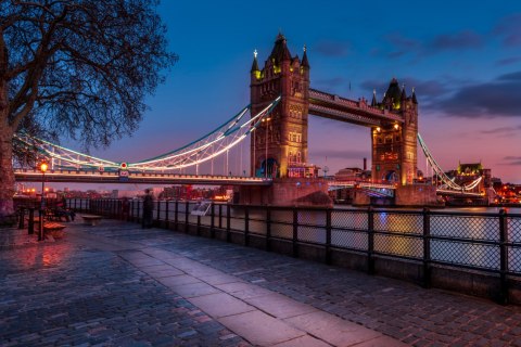 Obraz Wieloczęściowy Tower Bridge W Londynie O Zachodzie Słońca Obraz Wieloczęściowy Tower Bridge W Londynie O Zachodzie Słońca