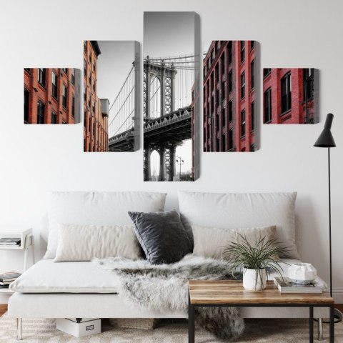 Obraz Wieloczęściowy Widok Na Most Manhattan Bridge Z Ulicy Washington Street Obraz Wieloczęściowy Widok Na Most Manhattan Bridge Z Ulicy Washington Street
