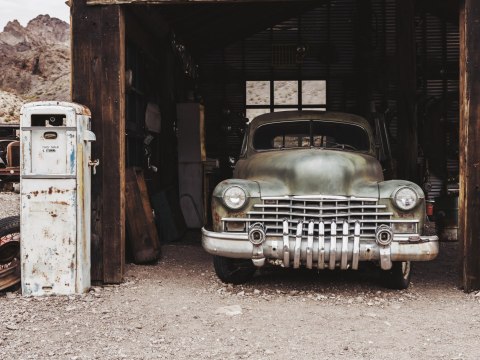 Obraz Wieloczęściowy Stary Samochód W Stylu Vintage Obraz Wieloczęściowy Stary Samochód W Stylu Vintage