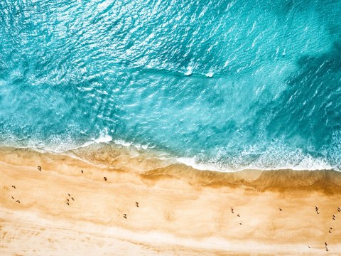 Obraz Wieloczęściowy Widok Z Lotu Ptaka Na Ocean I Plażę Obraz Wieloczęściowy Widok Z Lotu Ptaka Na Ocean I Plażę