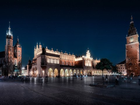 Obraz Wieloczęściowy Krakowskie Sukiennice I Wieża Mariacka Nocą