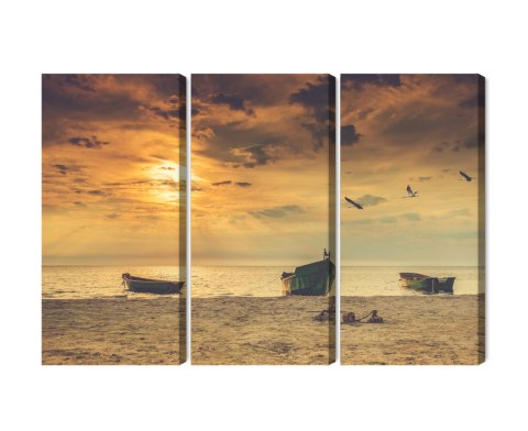 Obraz Wieloczęściowy Łodzie Na Plaży O Zachodzie Słońca Obraz Wieloczęściowy Łodzie Na Plaży O Zachodzie Słońca