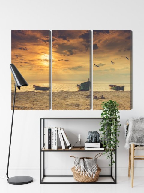 Obraz Wieloczęściowy Łodzie Na Plaży O Zachodzie Słońca Obraz Wieloczęściowy Łodzie Na Plaży O Zachodzie Słońca