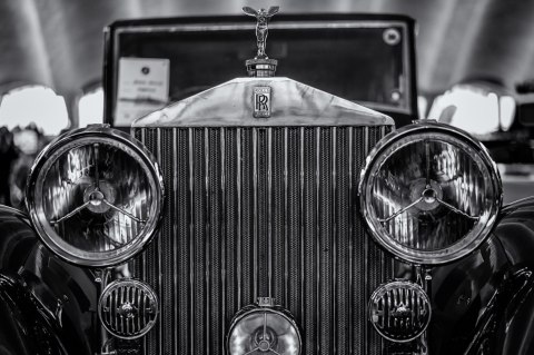 Obraz Wieloczęściowy Rolls Royce Z Bliska Obraz Wieloczęściowy Rolls Royce Z Bliska