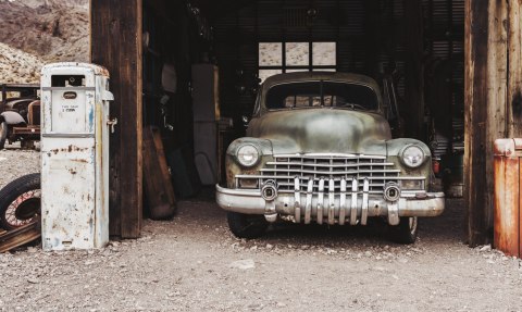 Obraz Wieloczęściowy Stary Samochód W Stylu Vintage Obraz Wieloczęściowy Stary Samochód W Stylu Vintage