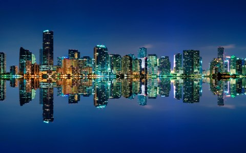 Obraz Wieloczęściowy Panorama Miami Nocą Obraz Wieloczęściowy Panorama Miami Nocą