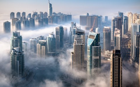 Obraz Wieloczęściowy Panorama Miasta Dubaj We Mgle Obraz Wieloczęściowy Panorama Miasta Dubaj We Mgle