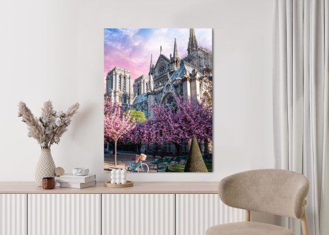 Plakat Katedra Notre Dame De Paris O Wschodzie Słońca I Kwitnące Wiśnie