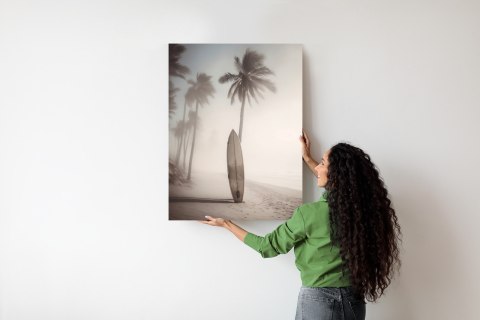 Plakat Deska Surfingowa Na Plaży Z Palmami