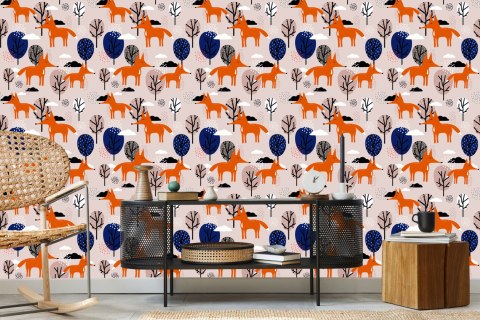 Tapeta Lisy Z Drzewami I Chmurami