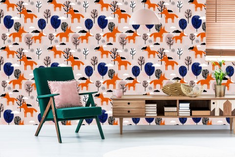 Tapeta Lisy Z Drzewami I Chmurami