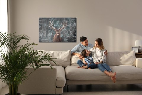 Obraz Na Płótnie Okazały Jeleń Pośrodku Lasu