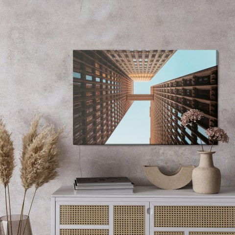 Obraz Na Płótnie Ogromna Budowla, Widok Z Dołu