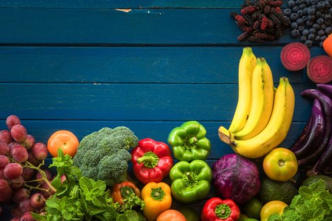 Obraz Na Płótnie Warzywa I Owoce Na Stole