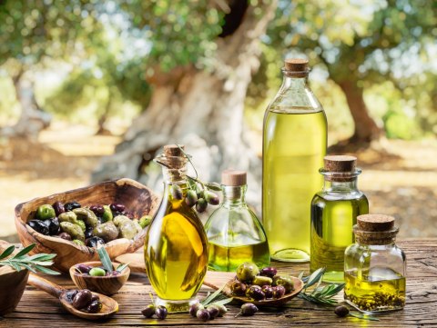 Obraz Wieloczęściowy Butelki Z Olejem