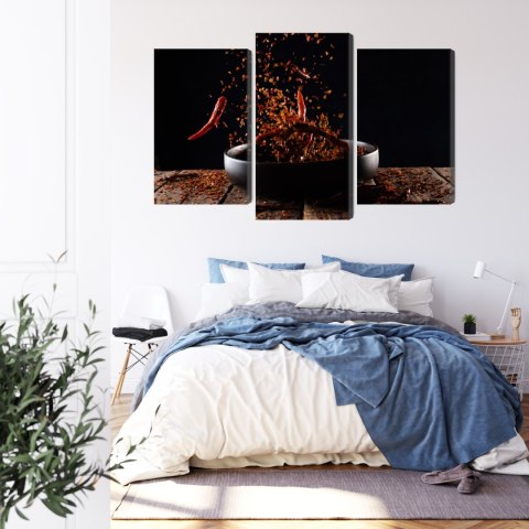 Obraz Wieloczęściowy Pieprz Cayenne W Locie