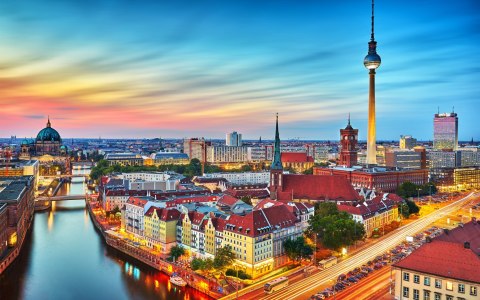 Obraz Wieloczęściowy Kolorowe Niebo I Panorama Berlina