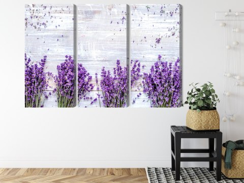 Obraz Wieloczęściowy Kwiaty Lawendy Na Tle Rustykalnej Drewnianej Deski