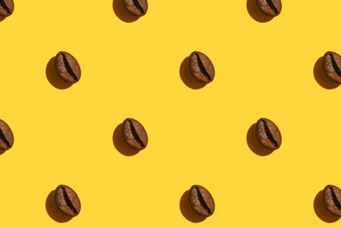 Obraz Na Płótnie Ziarna Kawy Na Żółtym Tle