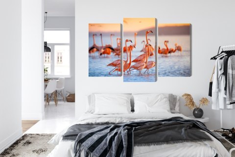 Obraz Wieloczęściowy Stado Flamingów Nad Wodą