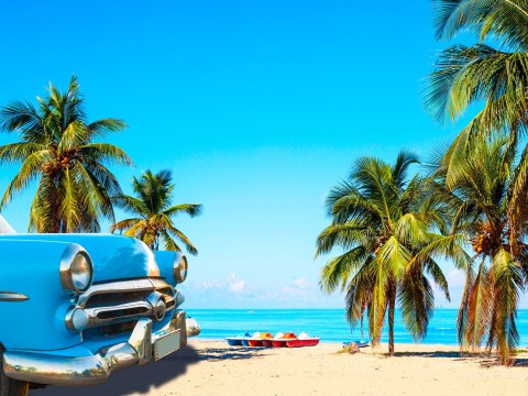 Obraz Wieloczęściowy Varadero Beach Na Kubie I Amerykańskie Auto
