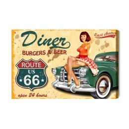 Obraz Na Płótnie Kobieta Na Masce Zabytkowego Samochodu