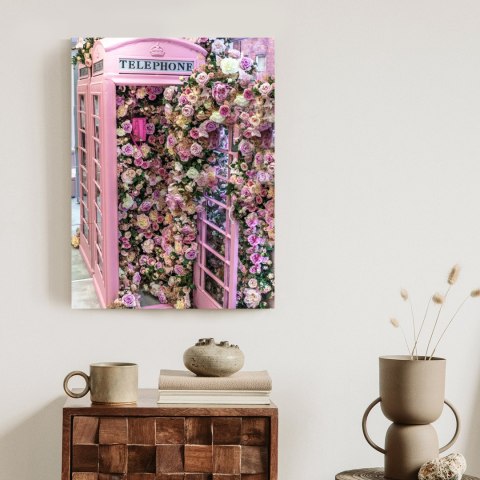 Plakat Kolorowe Kwiaty W Różowej Budce Telefonicznej