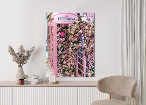 Plakat Kolorowe Kwiaty W Różowej Budce Telefonicznej