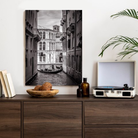 Plakat Czarno-Biała Uliczka Z Gondolą W Wenecji