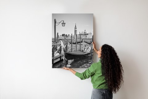 Plakat Gondola W Czarno Białej Wenecji