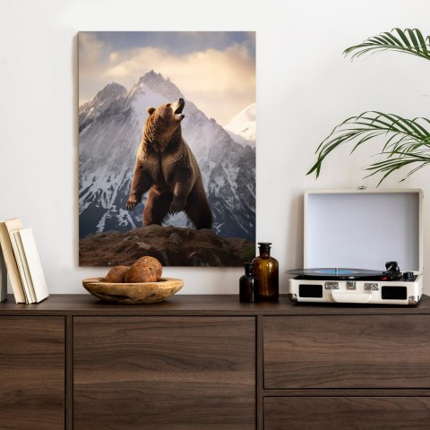 Plakat Niedźwiedź Grizzly Na Śnieżnym Paśmie Górskim