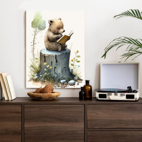 Plakat Niedźwiadek Czytający Bajki Na Pniu Drzewa