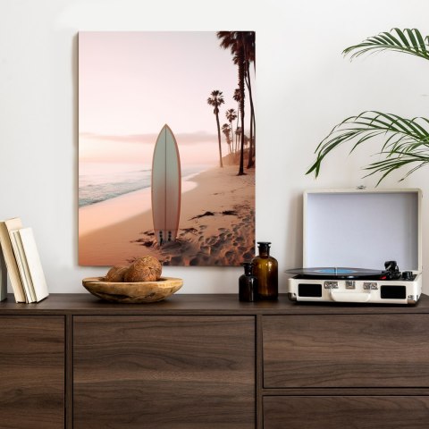 Plakat Deska Surfingowa Na Plaży O Wschodzie Słońca