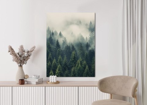 Plakat Gęsta Mgła Nad Zielonym Lasem Iglastym