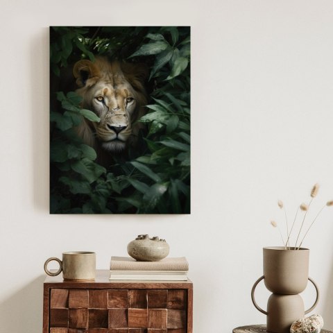 Plakat Lew Wśród Zielonych Liści W Dżungli